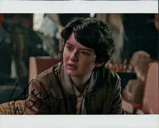 Lachlan Watson autograph