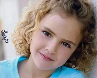 Lexy Kolker autograph