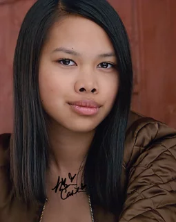 Nikki Castillo autograph