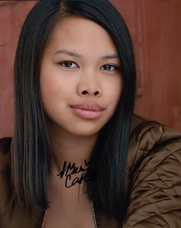 Nikki Castillo autograph