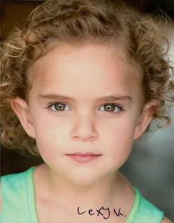 Lexy Kolker autograph