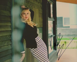 Paula Lindberg autograph