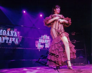 Moana Santana autograph