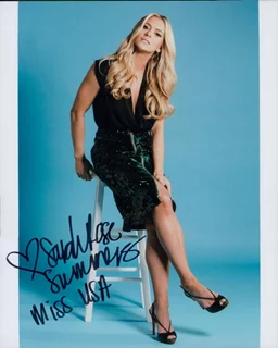 Sarah Rose Summers autograph