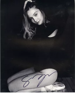 Sara Thompson autograph