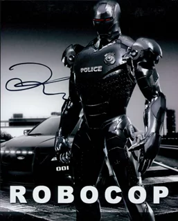 Joel  Kinnaman autograph