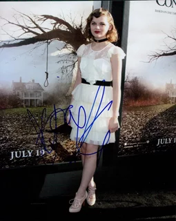 Joey King autograph