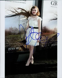 Joey King autograph