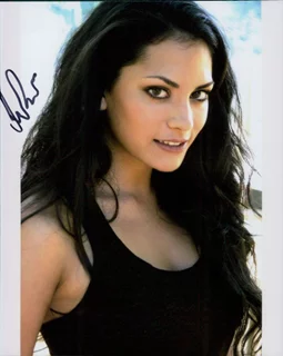 Inbar Lavi autograph