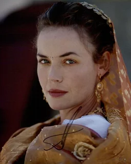 Connie Nielsen autograph