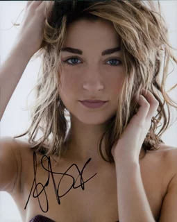 Ava Deluca-Verley autograph