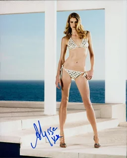 Alyssa Sutherland autograph