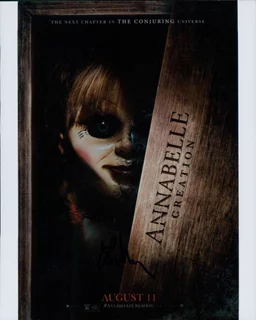 Lulu Wilson autograph