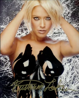 Kristanna Loken autograph