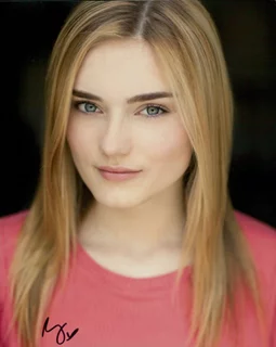 Meg Donnelly autograph