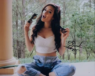 Savannah Garza autograph