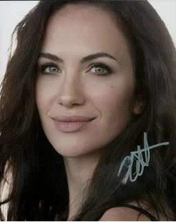 Kate Siegel autograph