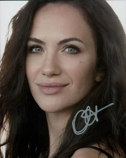 Kate Siegel autograph
