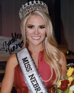 Sarah Rose Summers autograph