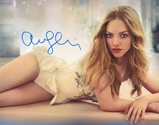 Amanda Seyfried autograph