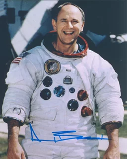Alan Bean autograph