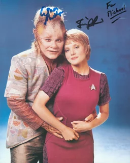 Star Trek Voyager autograph