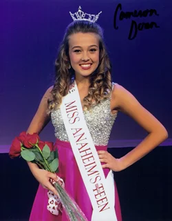 Cameron Doan autograph