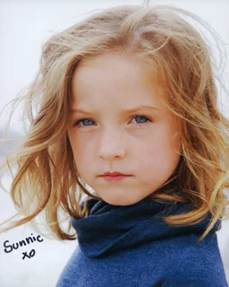 Sunnie Pelant autograph