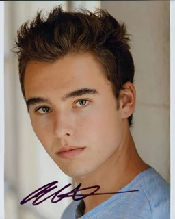 Evan Henzi autograph