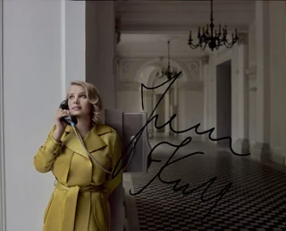 Joanna Kulig autograph