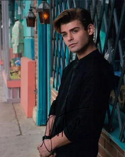 Garrett Clayton autograph