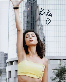 Kika Magalhaes autograph