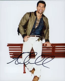 Aaron O'Connell autograph