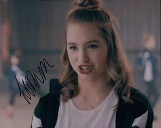 Lilia Buckingham autograph