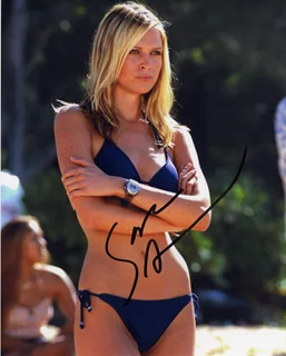 Sara Foster autograph