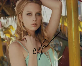 Sara Foster autograph