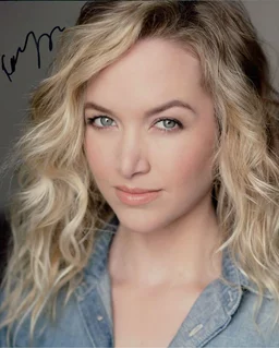 Kelley Jakle autograph
