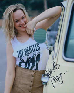 Heather Mignon autograph