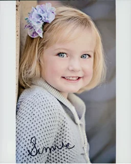 Sunnie Pelant autograph