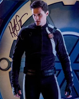 Hartley Sawyer autograph