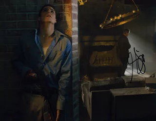 Sean Faris autograph