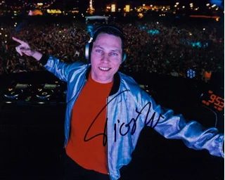 Tiesto autograph