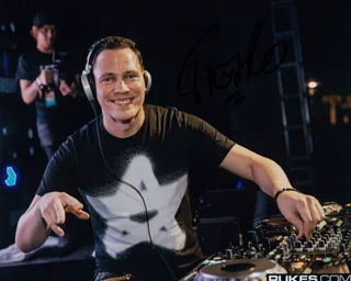 Tiesto autograph