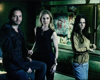 Amanda Schull autograph