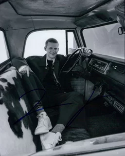 Lucas Hedges autograph