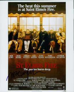 Mare Winningham autograph