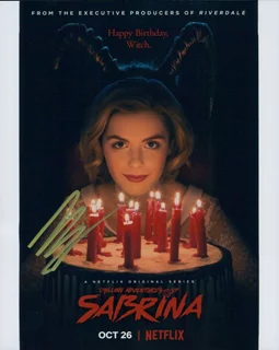 Kiernan Shipka autograph