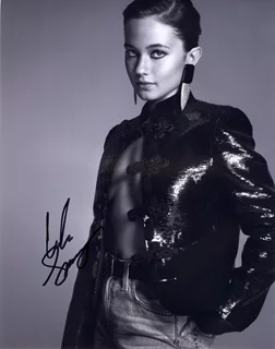 Cailee Spaeny autograph