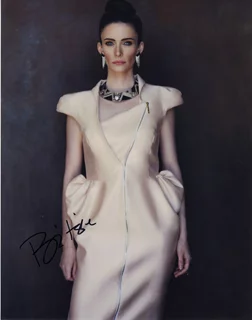 Bitsie Tulloch autograph