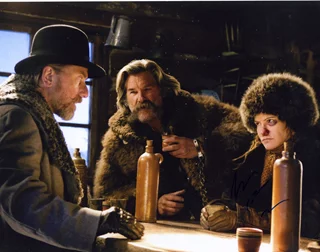 Jennifer Jason Leigh autograph